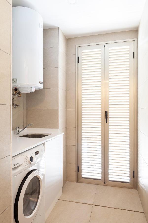 Apartamentos Mayal Con Piscina Benidorm Eksteriør billede
